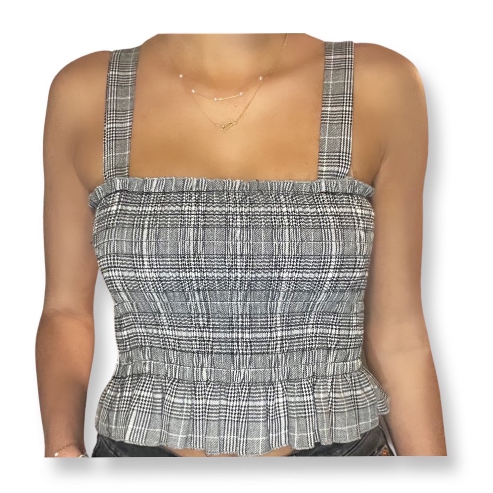 Pacsun Black and white crop top